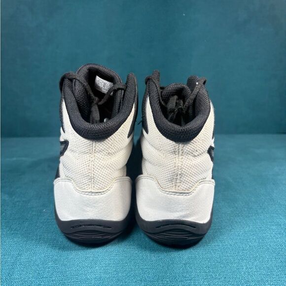 Size 12 - Men’s ASICS Matflex Wrestling shoes - Picture 2 of 8